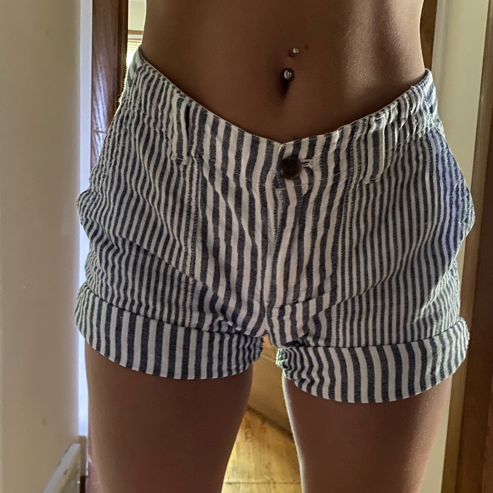 Super cute grey GAP shorts